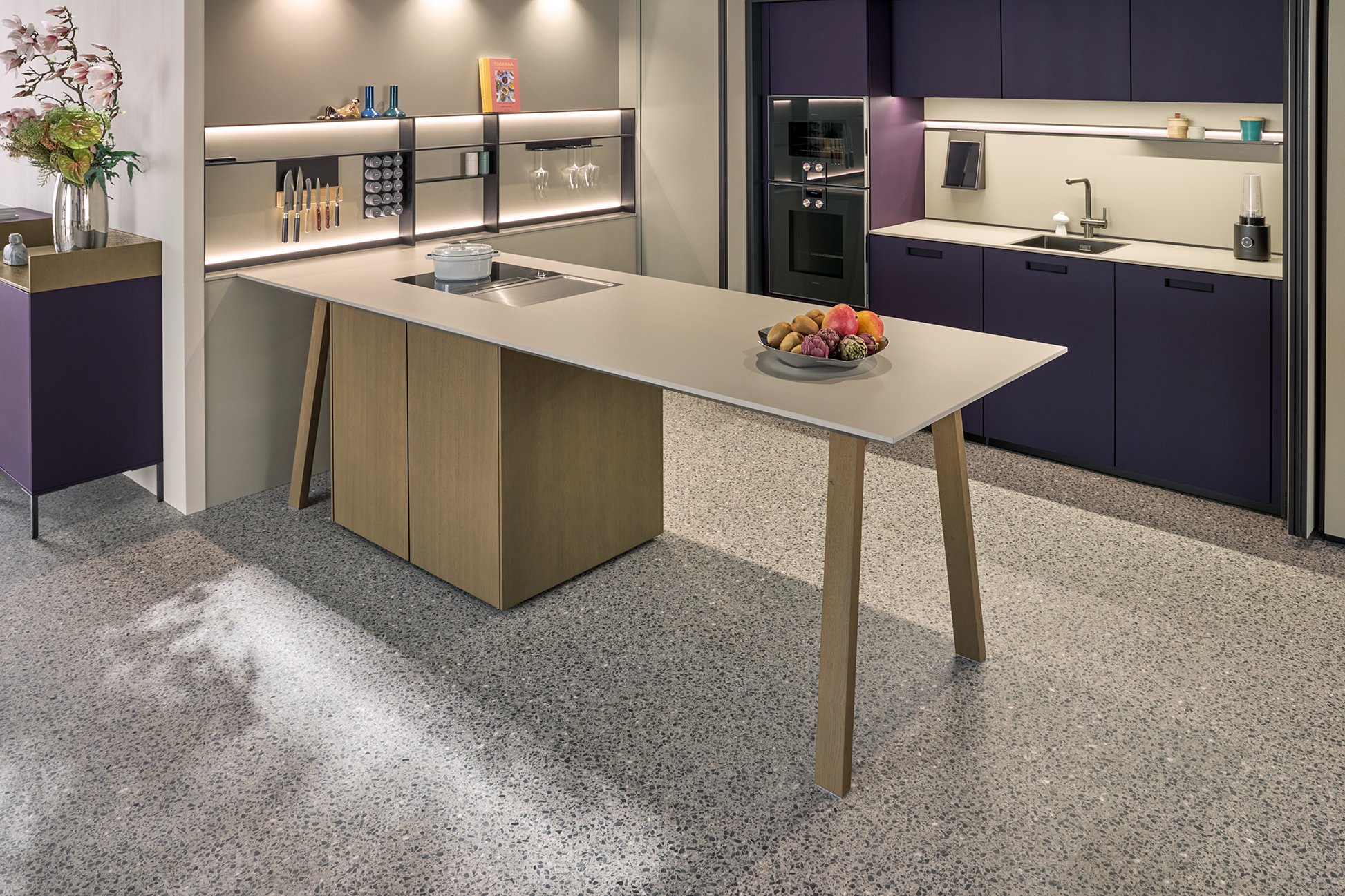 NEXT125 ICONS Kochtisch mit Küchenzeile in Violett